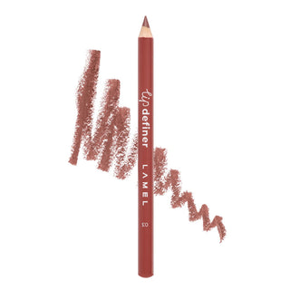 Lamel lip definer pencil with samples on a white background