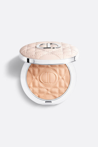 DIOR Skin Forever Extreme Control Perfect Matt Powder Makeup 02