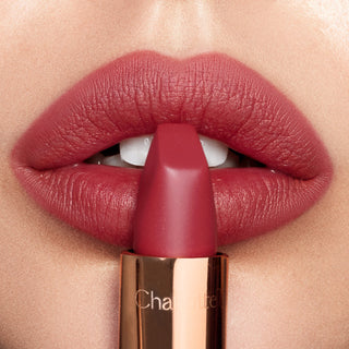 Charlotte Tilbury Matte Revolution Lipstick - M.I Kiss